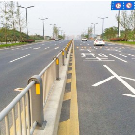 四川車流道路護(hù)欄 市政交通護(hù)欄現(xiàn)貨