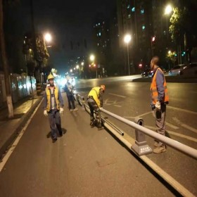 城市道路中央隔離護(hù)欄 汽車不銹鋼防撞護(hù)欄