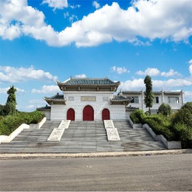 鳳凰陵園 正規(guī)合法墓地 免費(fèi)專車接送 環(huán)境優(yōu)美交通便利