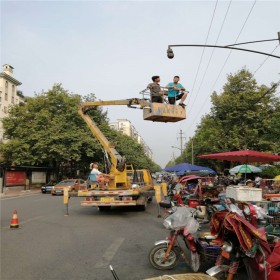 成都高空作業(yè)車(chē)租賃電話  車(chē)載高空車(chē)租賃