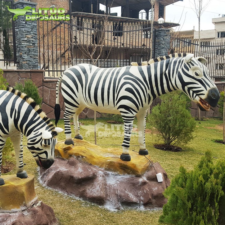 景區(qū)動(dòng)物園布景裝飾大型仿真動(dòng)物模型定制 仿真斑馬機(jī)電模型