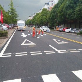 新靈鑫 熱熔反光型道路標線涂料道路標線施工 馬路高速