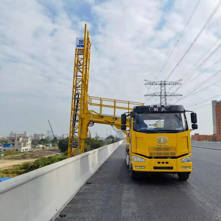 橋梁維修車租賃 高架車路燈車升降平臺出租服務(wù) 鑫嘉盛