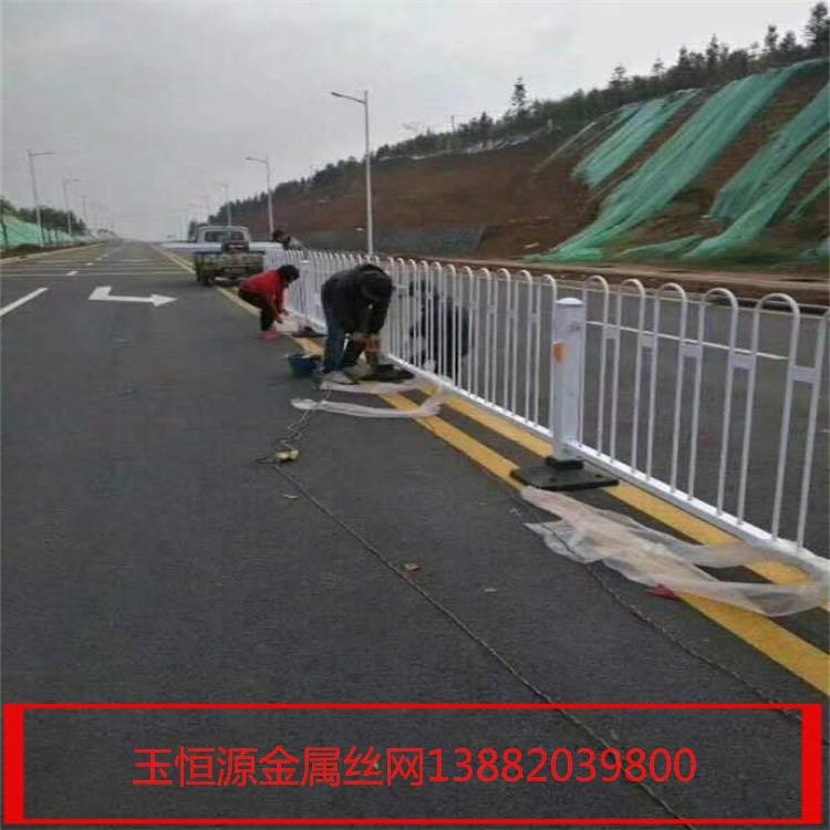 廠價(jià)京式護(hù)欄網(wǎng)隔離網(wǎng)圍欄網(wǎng)道路隔離網(wǎng)護(hù)欄網(wǎng)